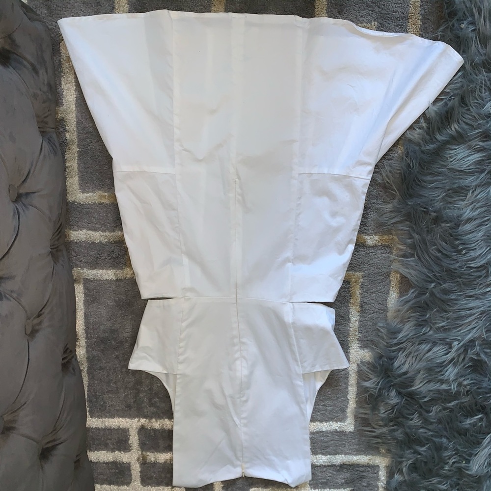 White Mini Dress 🛥 - Picture 6 of 9